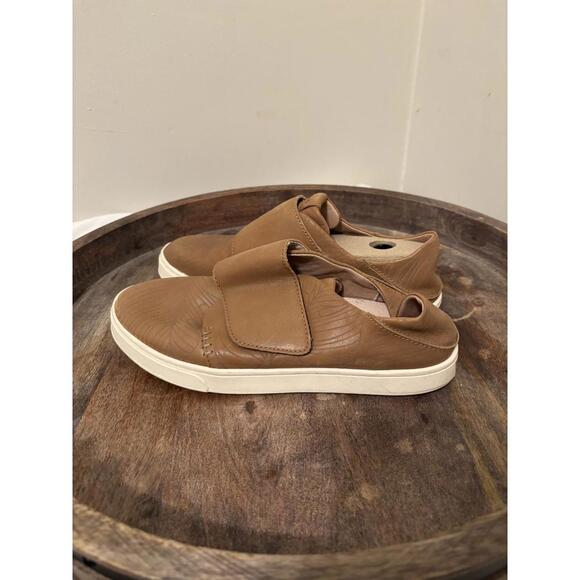 Olukai Women's Brown Leather Adjustable Strap Comfort Shoes Size 7 Brand New - Picture 3 of 5